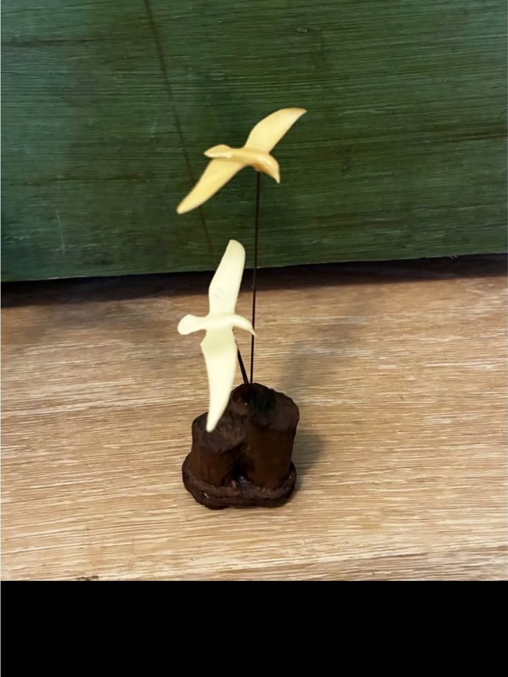 Seagull Wood Sculpture Décor - White Birds on Brown Driftwood Base (set of 2) - Picture 4 of 5